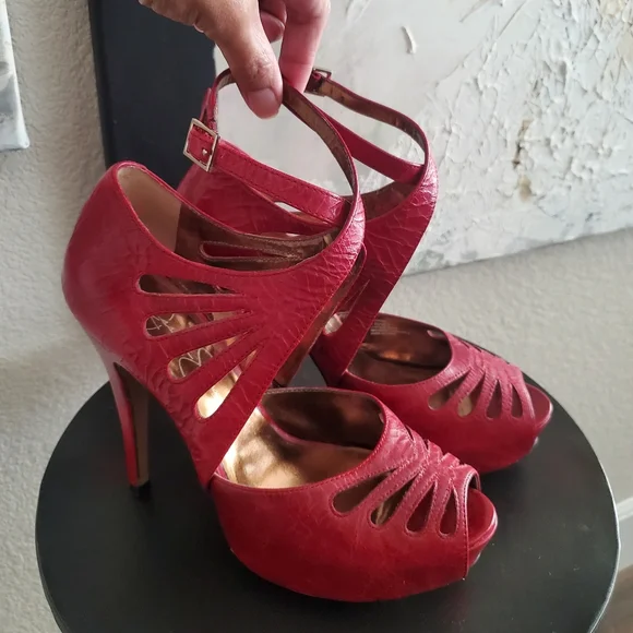 Jessica Simpson "Amona" Red Leather Peeptoe Platform Heels size 6.5 - Picture 3 of 5